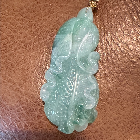 Elegant Jadeite with Pendant with Gold plated 925 silver pendant. - Picture 6 of 6